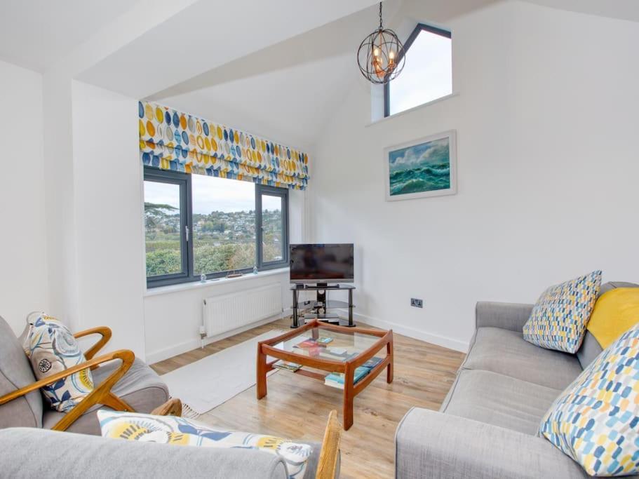 Lovely Holiday Home In Lyme Regis - Sleeps 8 Экстерьер фото