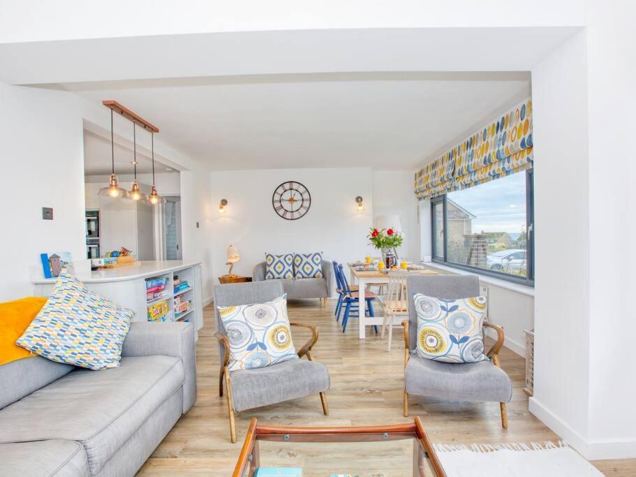 Lovely Holiday Home In Lyme Regis - Sleeps 8 Экстерьер фото