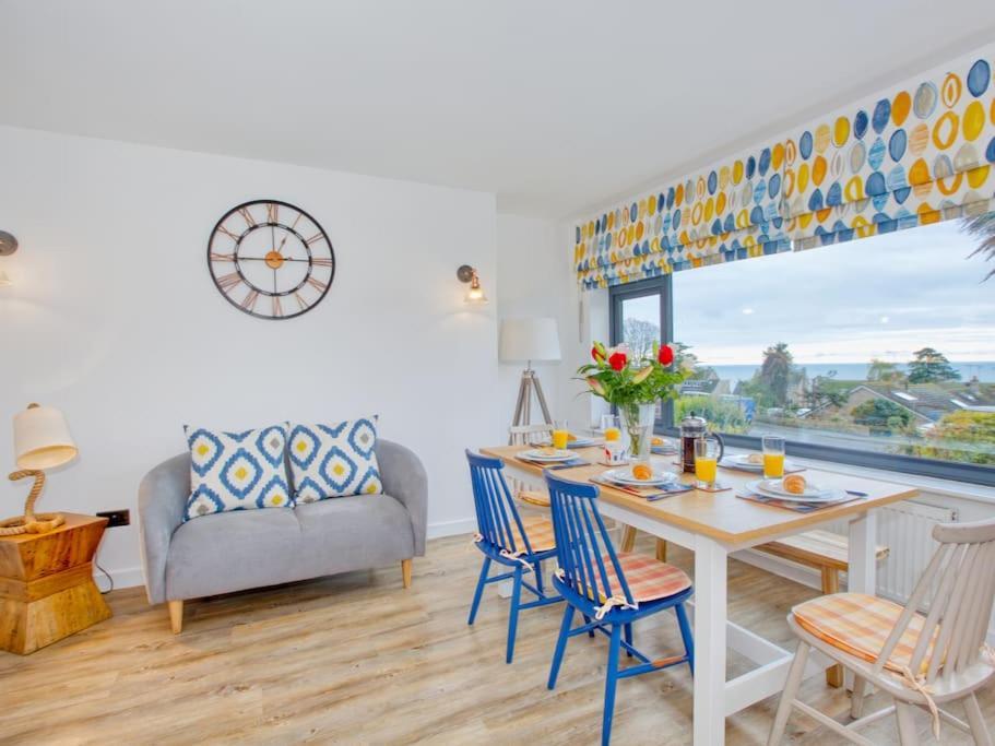 Lovely Holiday Home In Lyme Regis - Sleeps 8 Экстерьер фото