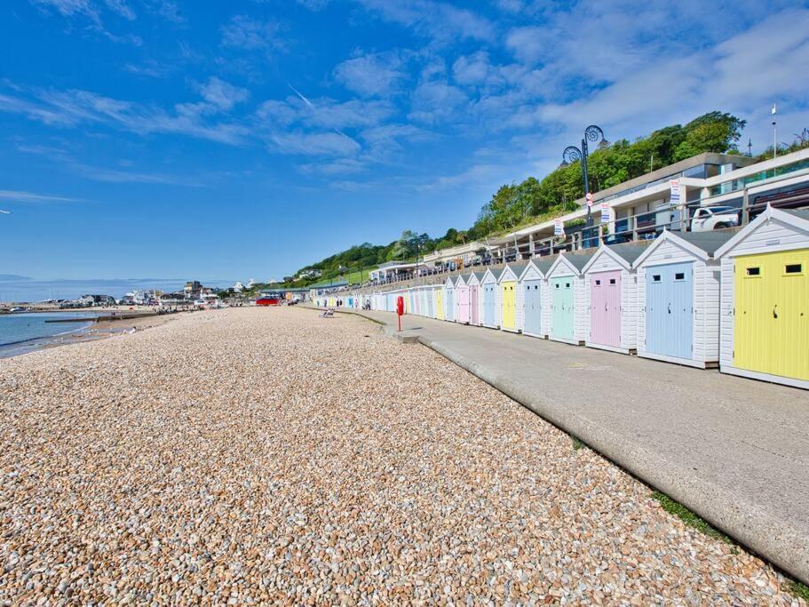 Lovely Holiday Home In Lyme Regis - Sleeps 8 Экстерьер фото