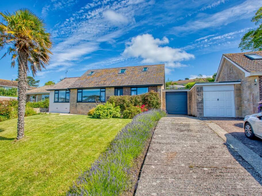 Lovely Holiday Home In Lyme Regis - Sleeps 8 Экстерьер фото